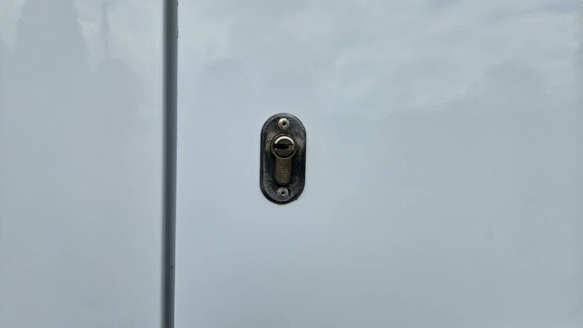 1000030089